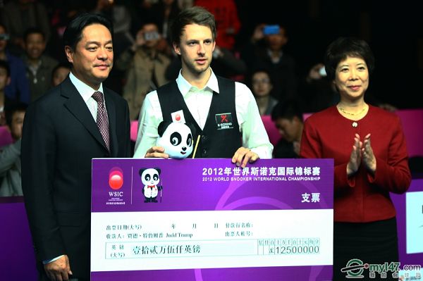 钟前滚起雪 钟前滚起雪